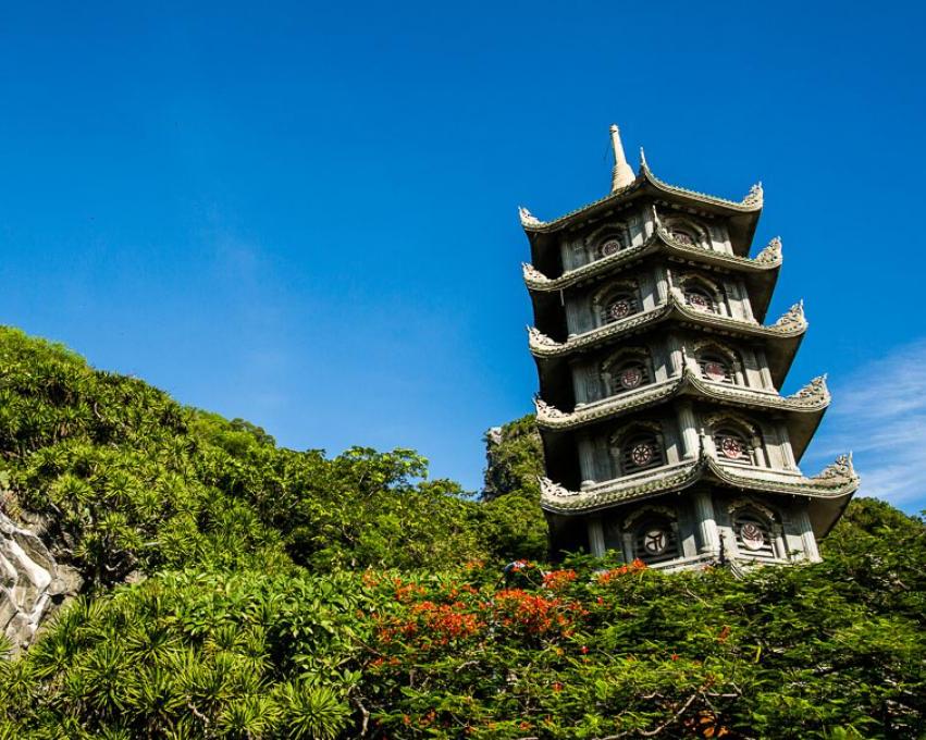 Hoi An to Hue Including Marble Mountains