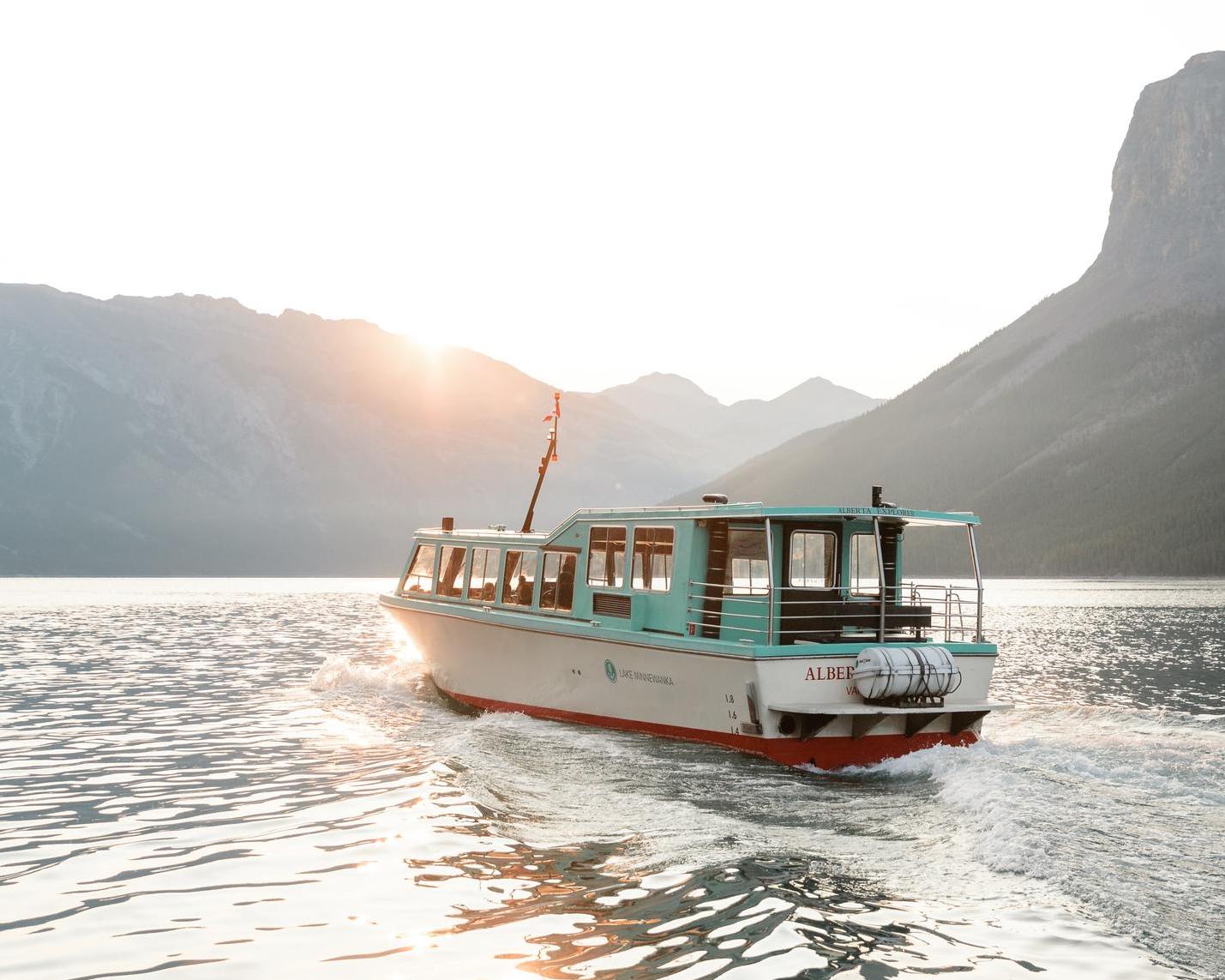 Banff Lake Cruise (Lake Minnewanka)