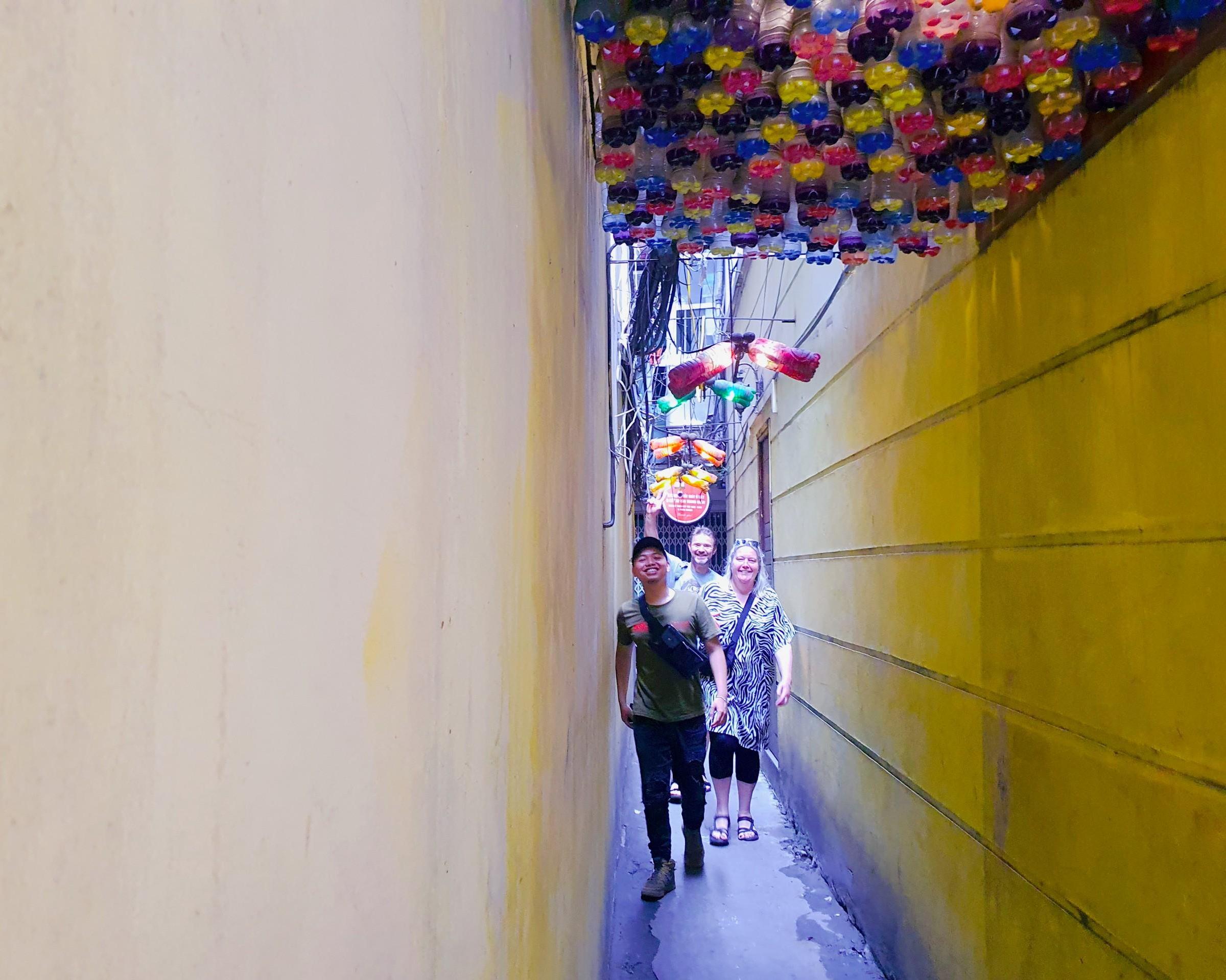 Hanoi Walking Food Tour & Egg Coffee Class - Private