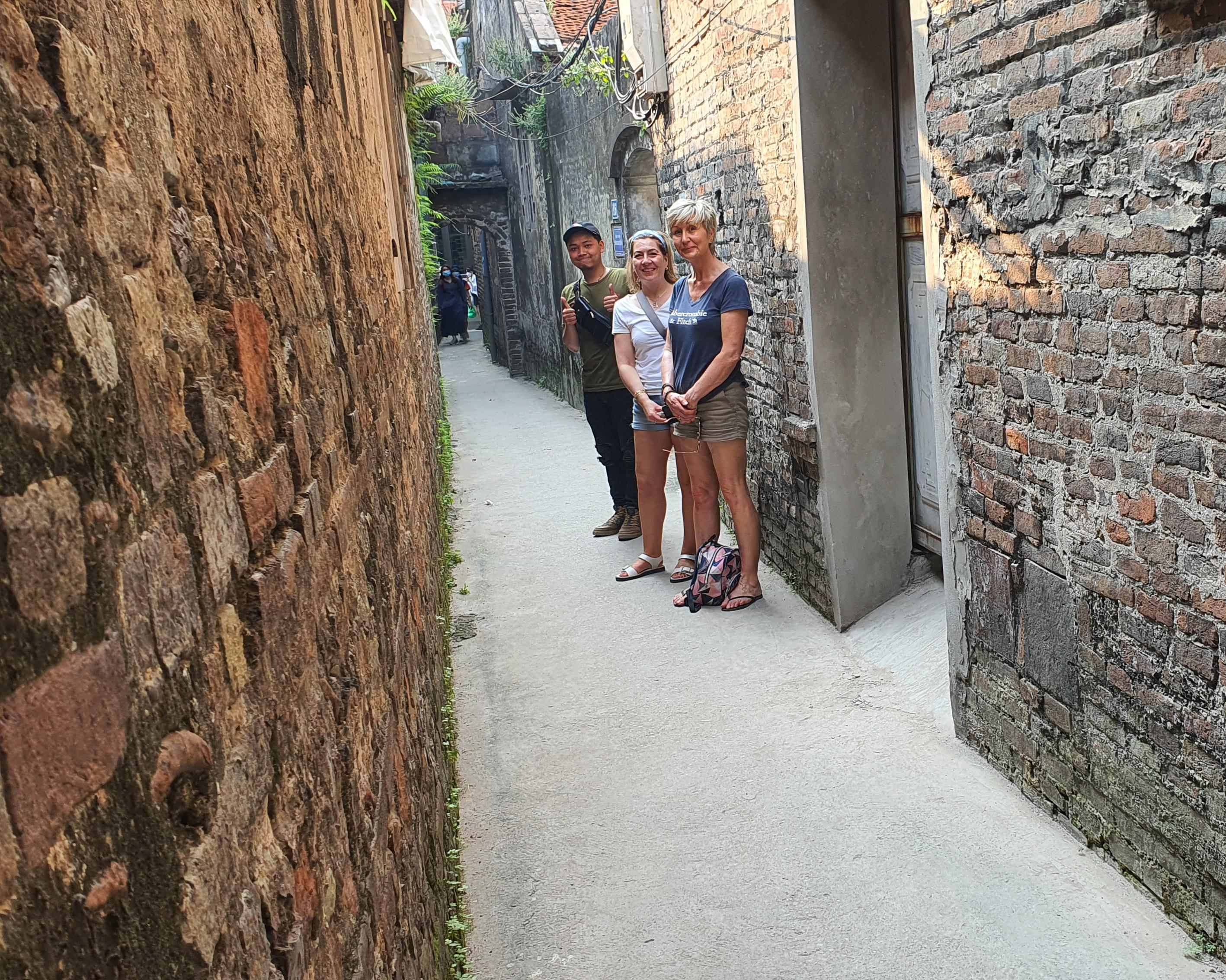 Hanoi Walking Food Tour & Egg Coffee Class - Private