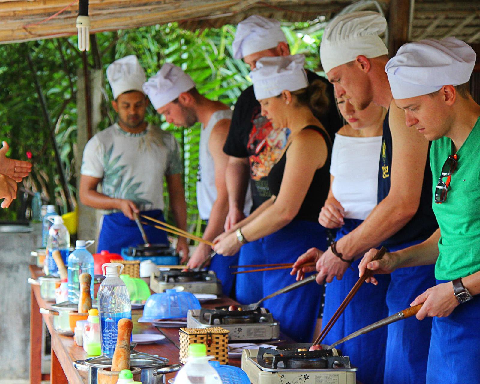 Bay Mau Eco Cooking Tour (Market Tour, Basket Boat Ride & Cooking Class) - Small Group Tour