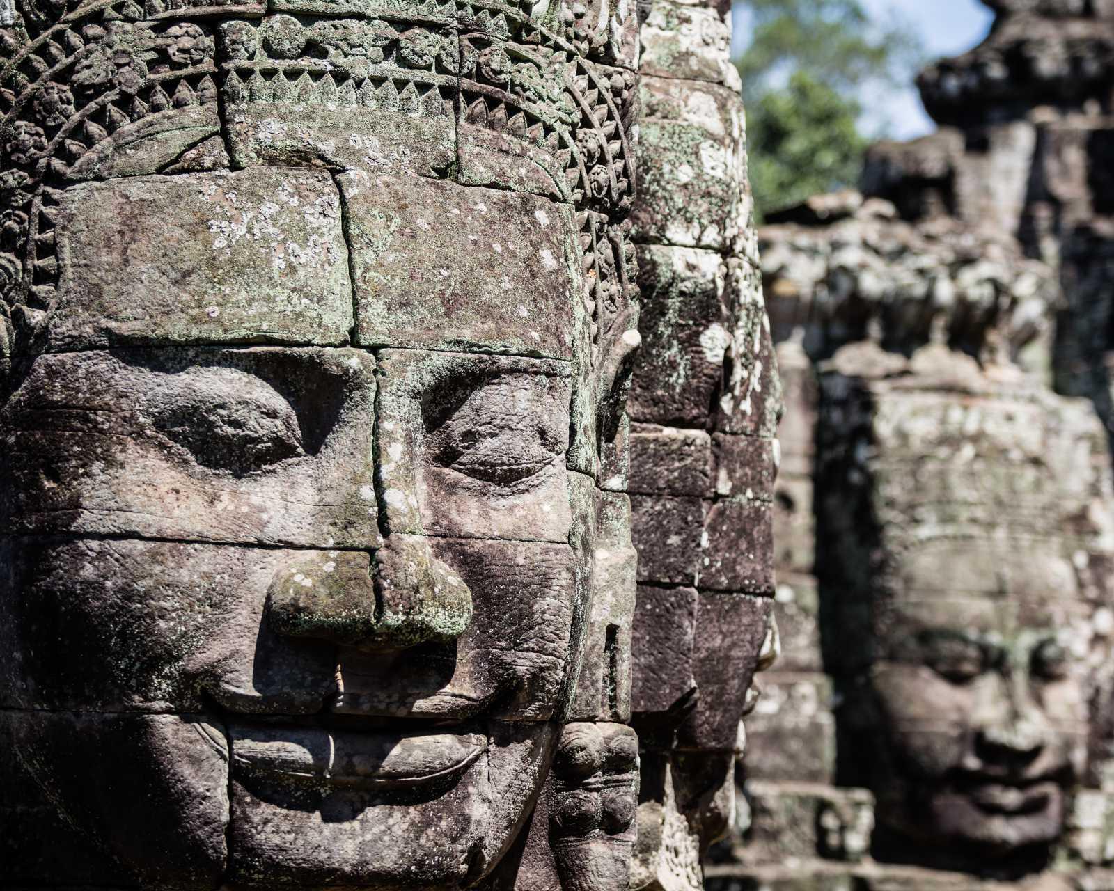 Explore Angkor Small Group Tour
