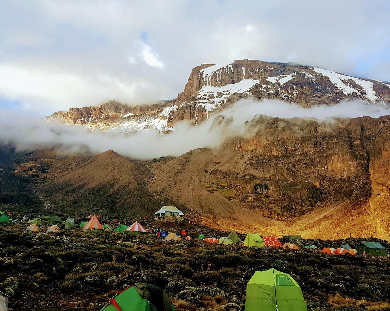 Gruppentour "Kilimandscharo Besteigung - Machame Route"