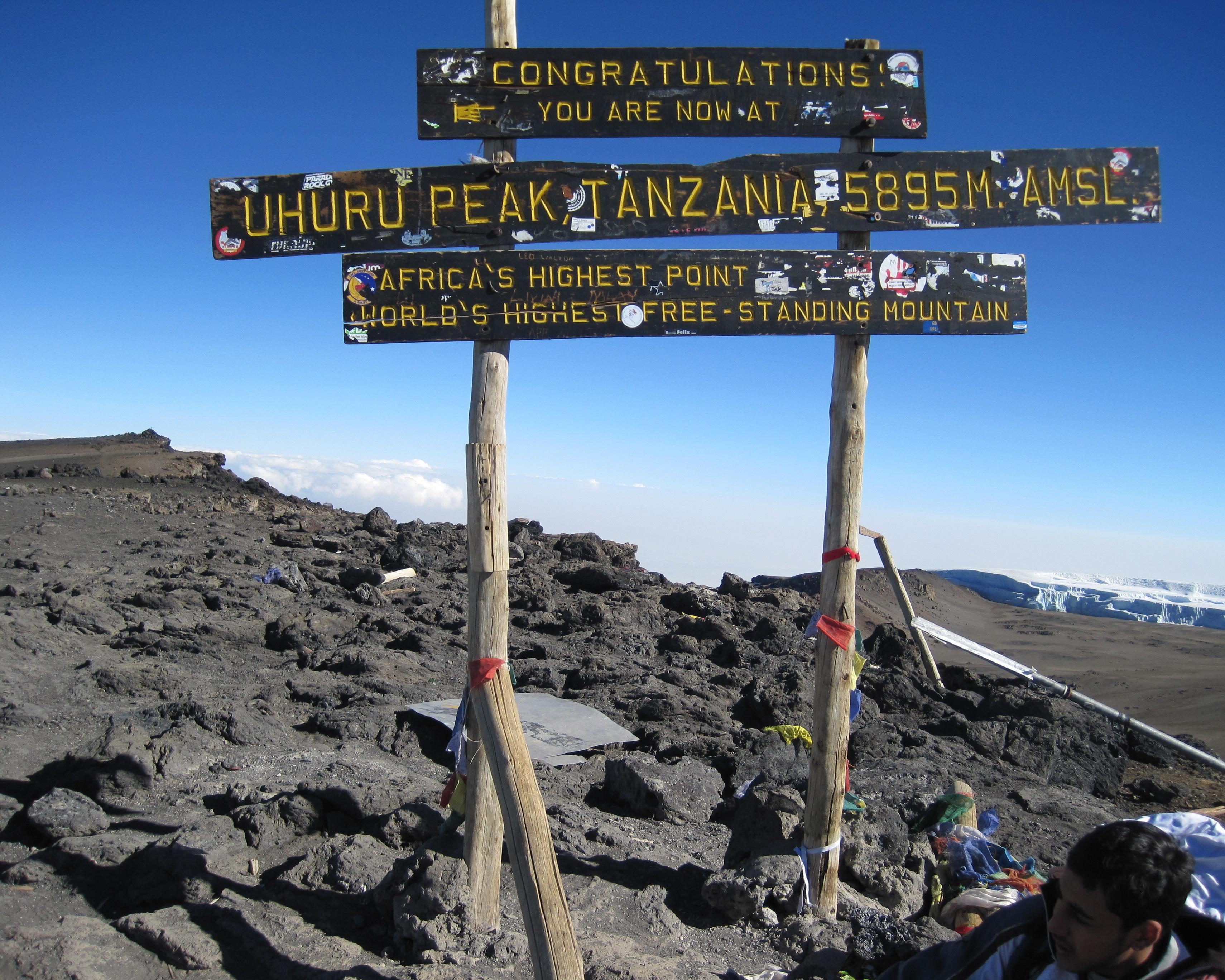 Gruppentour "Kilimandscharo Besteigung - Marangu Route"