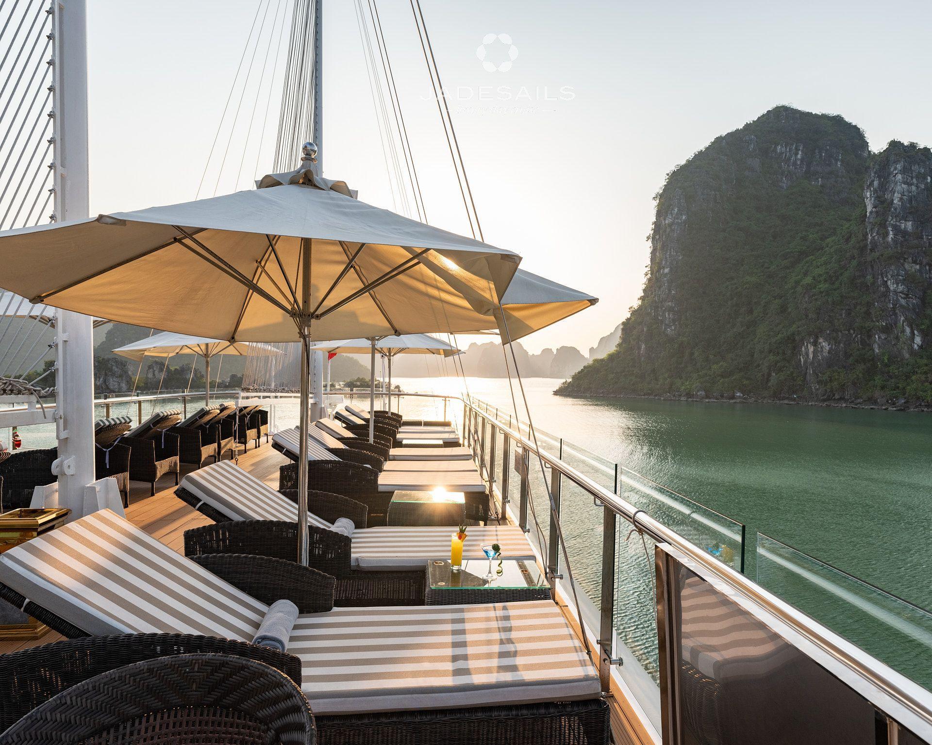Jadesails Halong - Lan Ha Bay Day Trip (Top luxury day cruise)