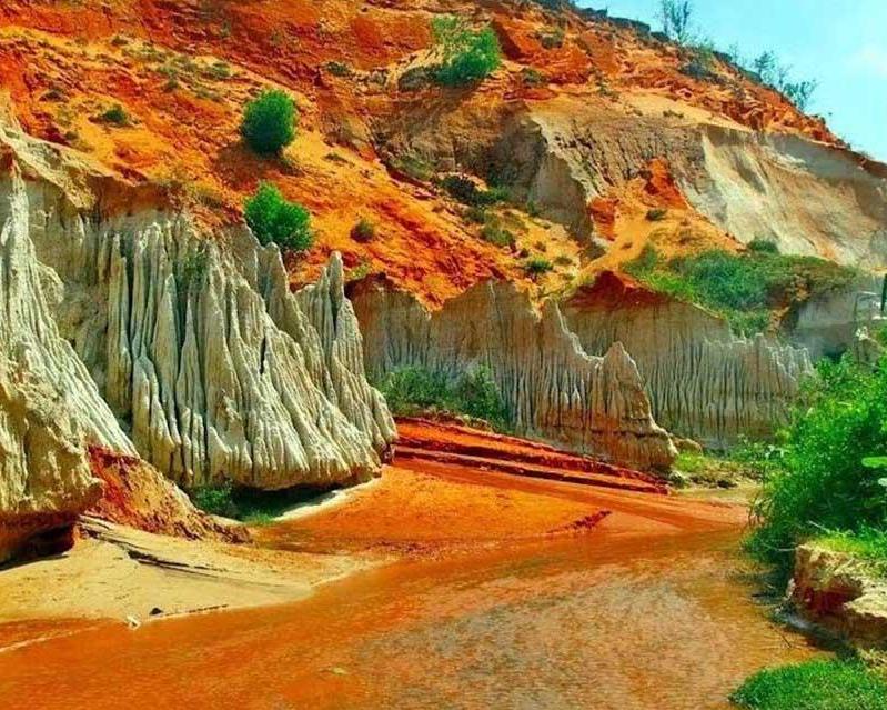 Mui Ne Jeep Safari with Bau Trang Excursion