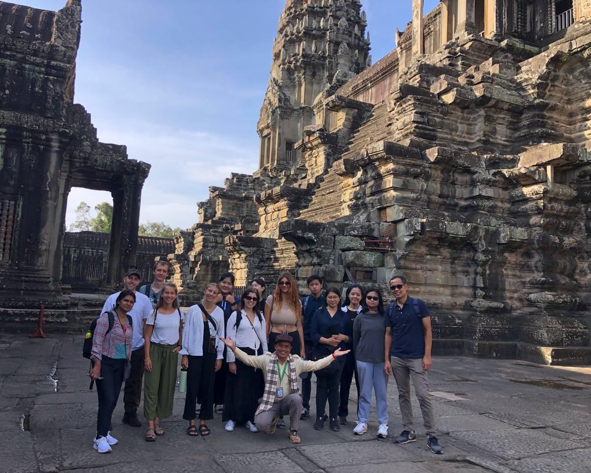 Explore Angkor Small Group Tour
