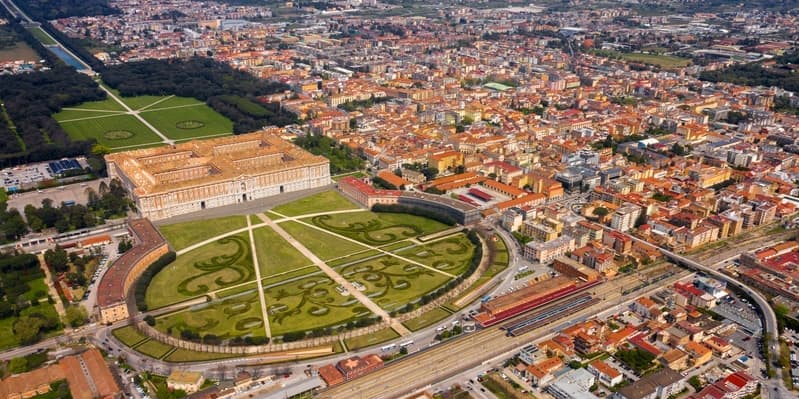 DÍA 3: POMPEYA, CASERTA, NÁPOLES