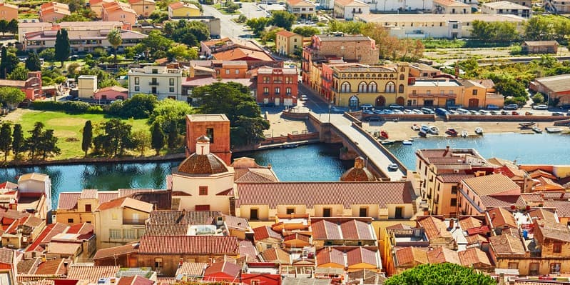 DÍA 5: BOSA, COSTA SMERALDA, SASSARI