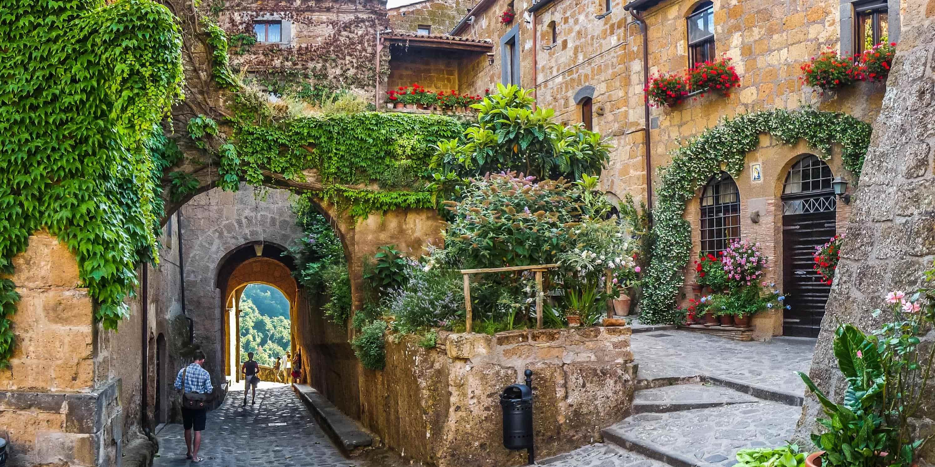 DÍA 5: CIVITA DI BAGNOREGIO, CAPAROLA, VITERBO