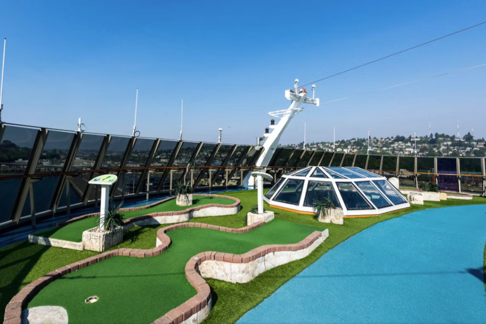 Carnival Legend