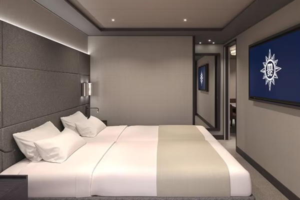 Camarote MSC Yacht Club Royal Suite con terraza y bañera de hidromasaje
