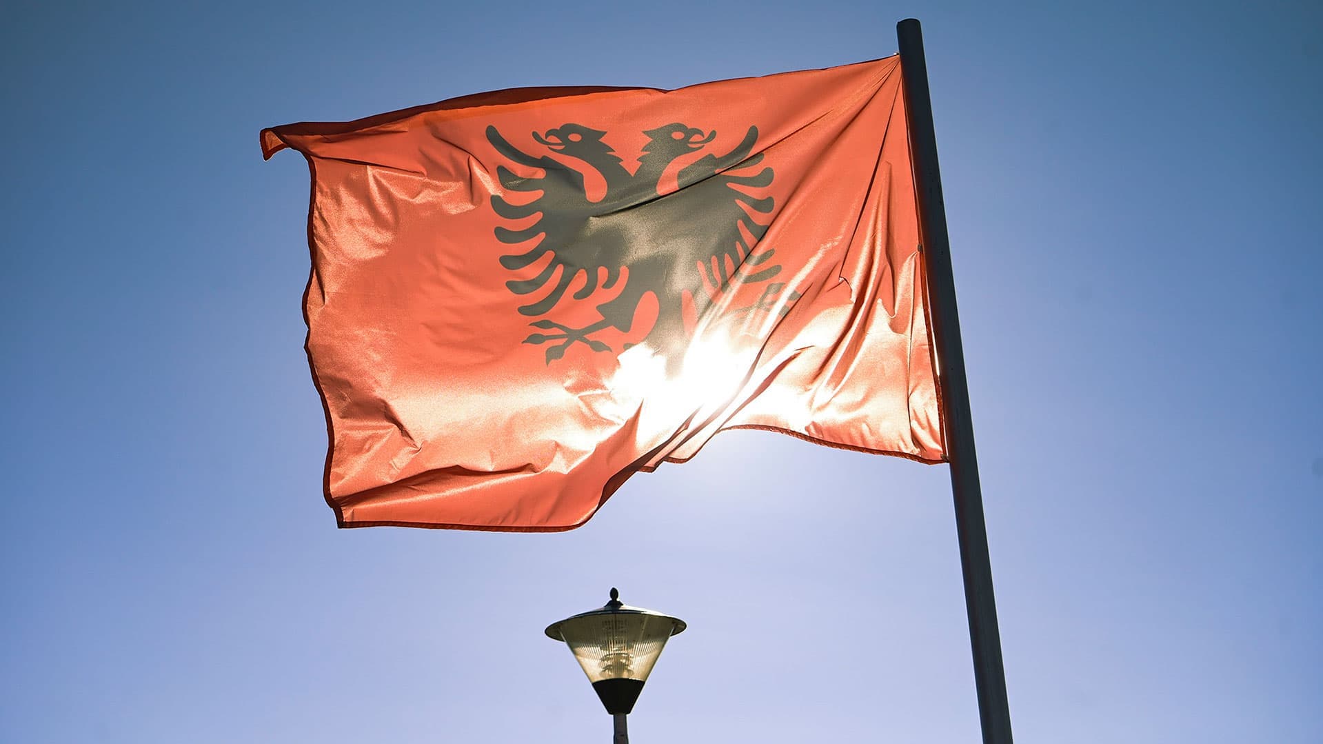 Festat e Nentorit - Udhetime per 28-29 Nentor