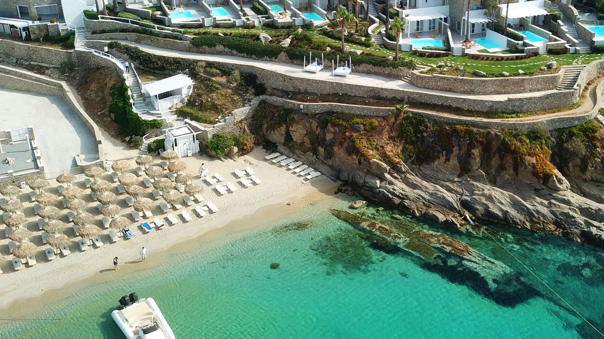 Grecotel Mykonos Blu – Resort Luksoz me Pamje nga Deti Egje