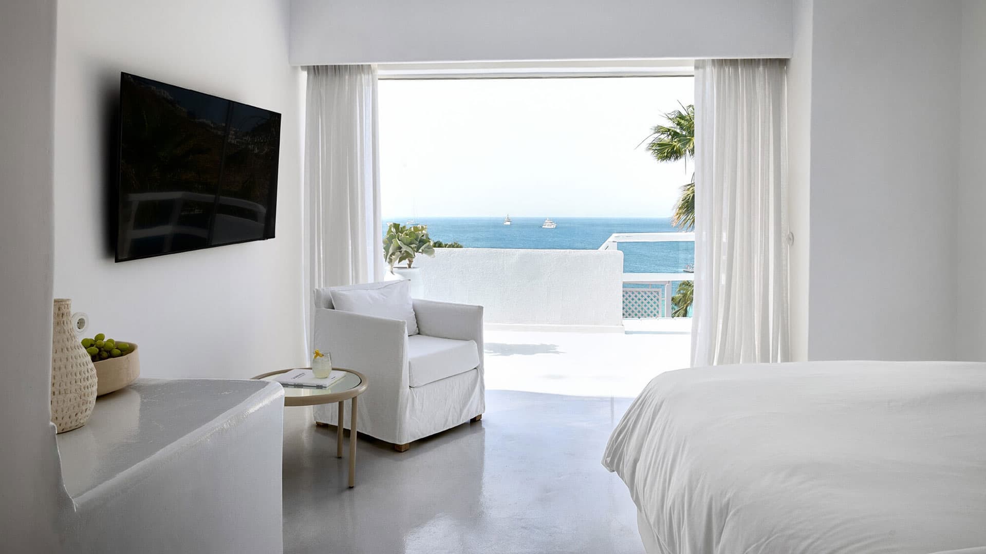 Grecotel Mykonos Blu – Resort Luksoz me Pamje nga Deti Egje