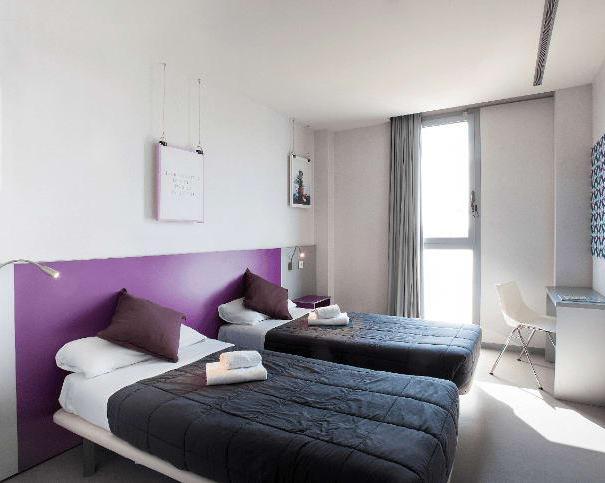 * Twentytú Hostel (Barcelona)