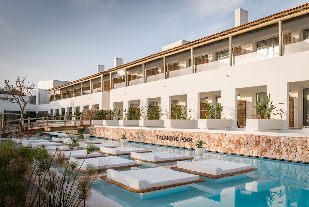 Lago Resort Menorca Suites del Lago - Adults Only - GATTINONI, Featured Image