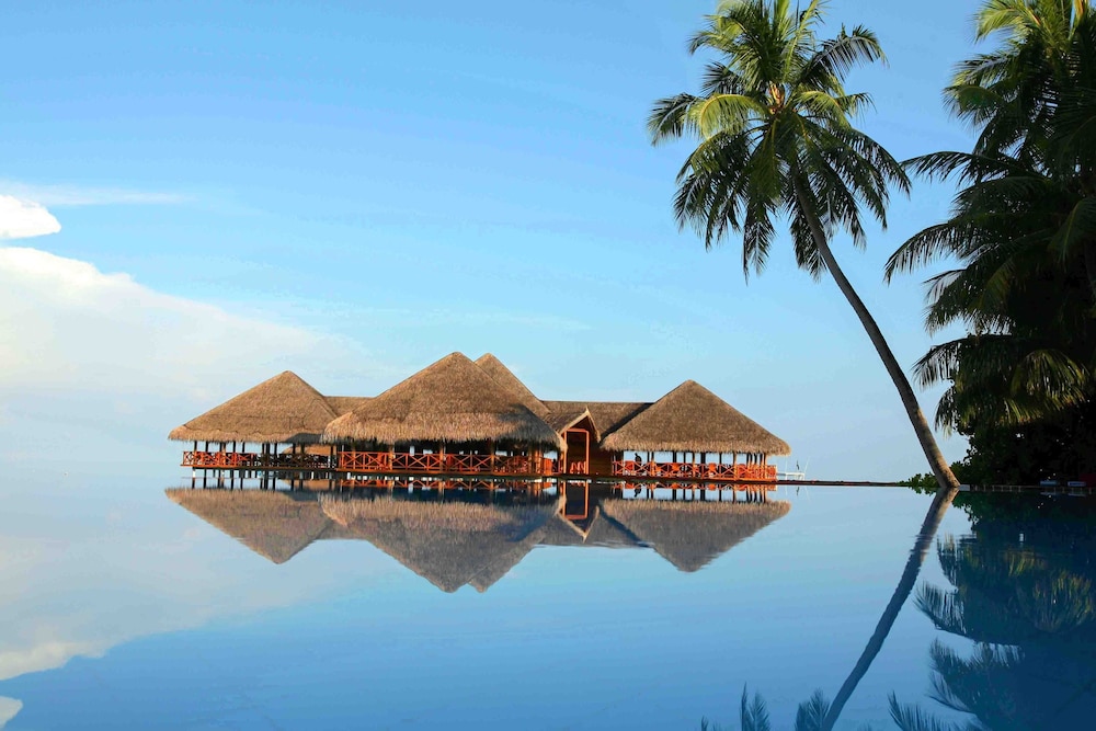 Medhufushi Island Resort, Featured Image