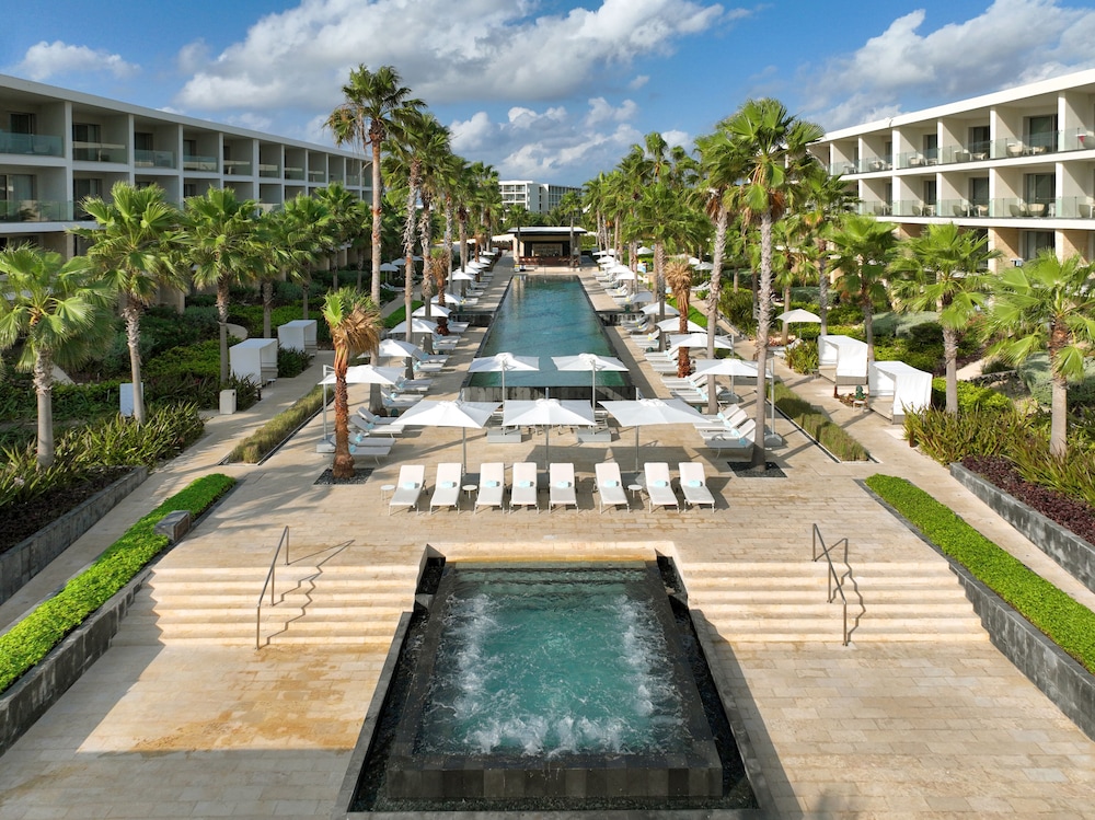Family Selection at Grand Palladium Costa Mujeres Resort & Spa- All Inclusive (Promo Full Room - ID 2083)