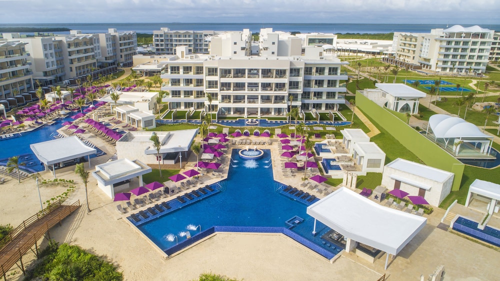 Planet Hollywood Beach Resort Cancun - All Inclusive