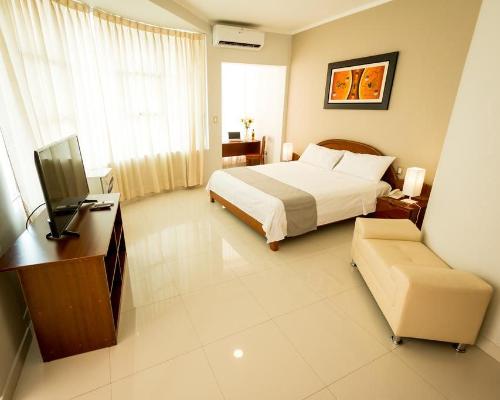 Cumbaza Hotel & Convencione