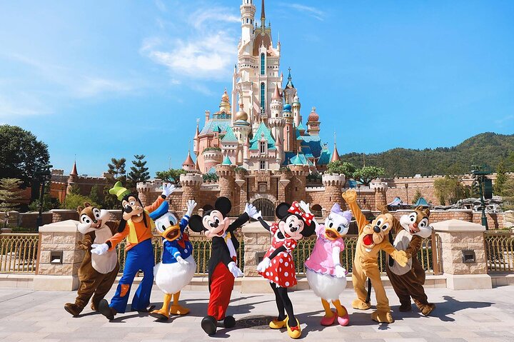 Vacanta copiilor: Disneyland Hong Kong - februarie