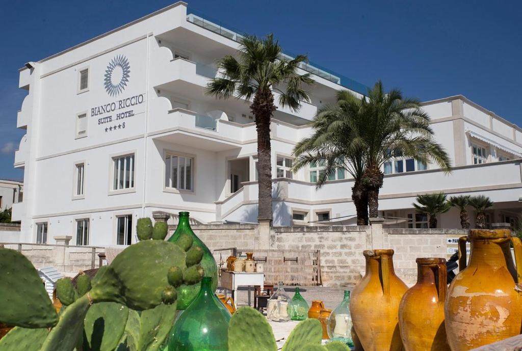 4 Übernachtungen im Bianco Riccio Suite Hotel mit Frühstück und 1 Green Fee (San Domenico Golf Club)