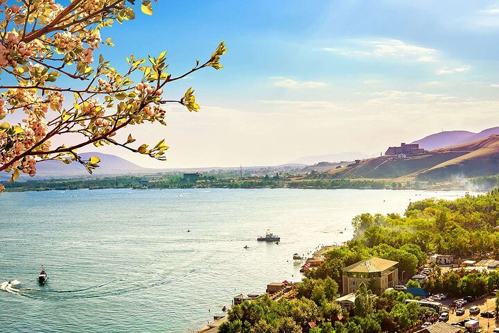 Descopera Erevan & Armenia - mai