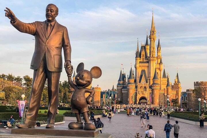 Universal Studios & Disneyland, Japonia - octombrie 2026