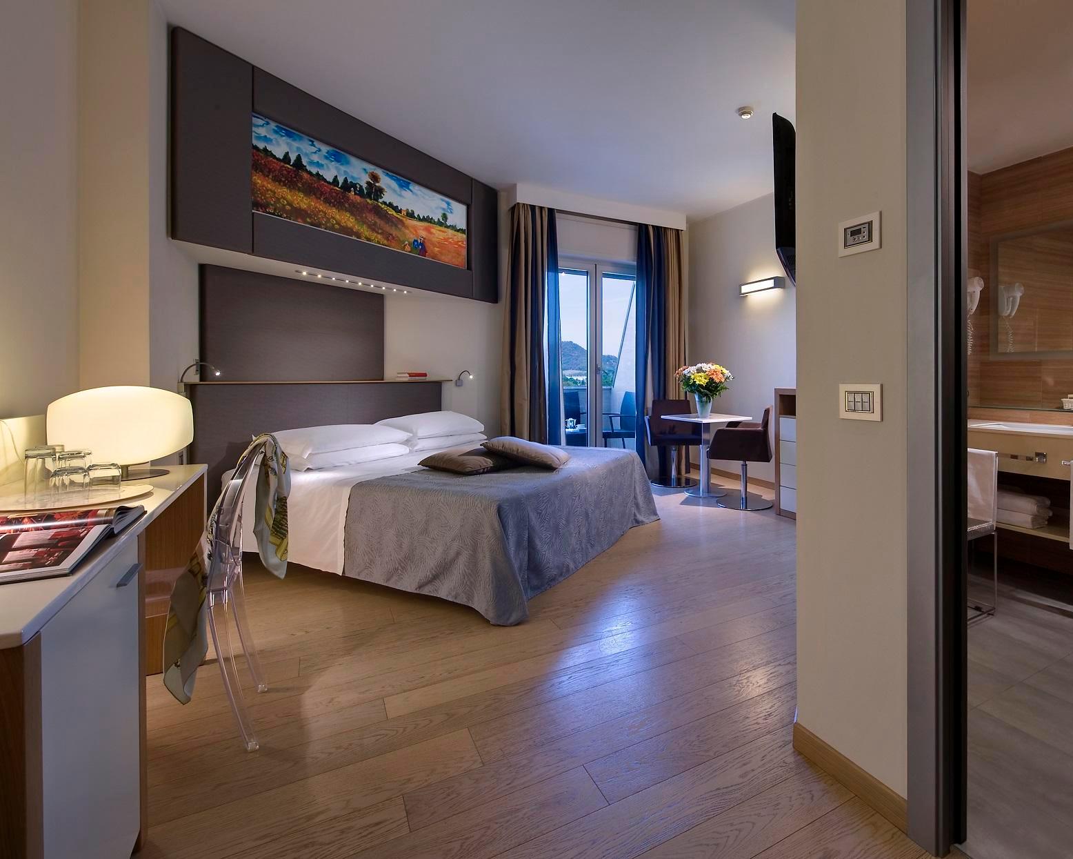 6 noches en el Hotel Terme Bristol Buja con desayuno, 2 cenas y 3 green fees.
