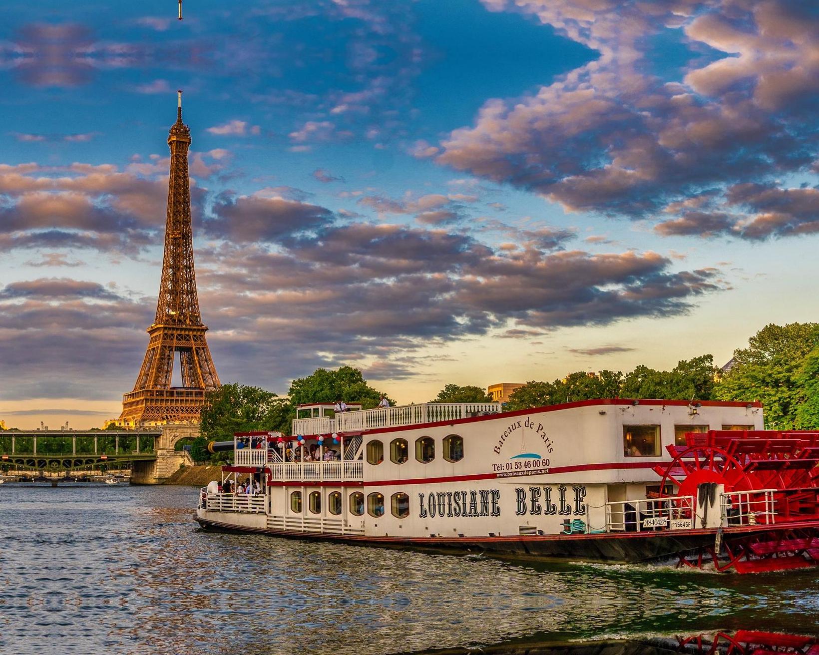 Viaje a París con un crucero panorámico por el Sena