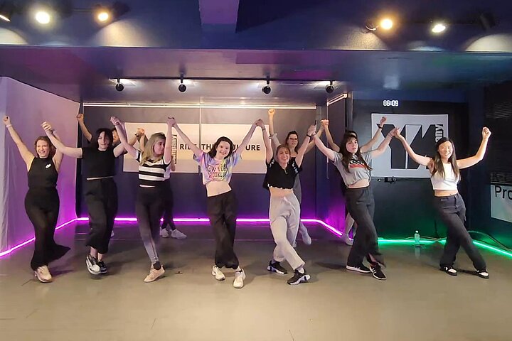 Circuit in pasi de dans K-pop, Coreea de Sud - martie 2026
