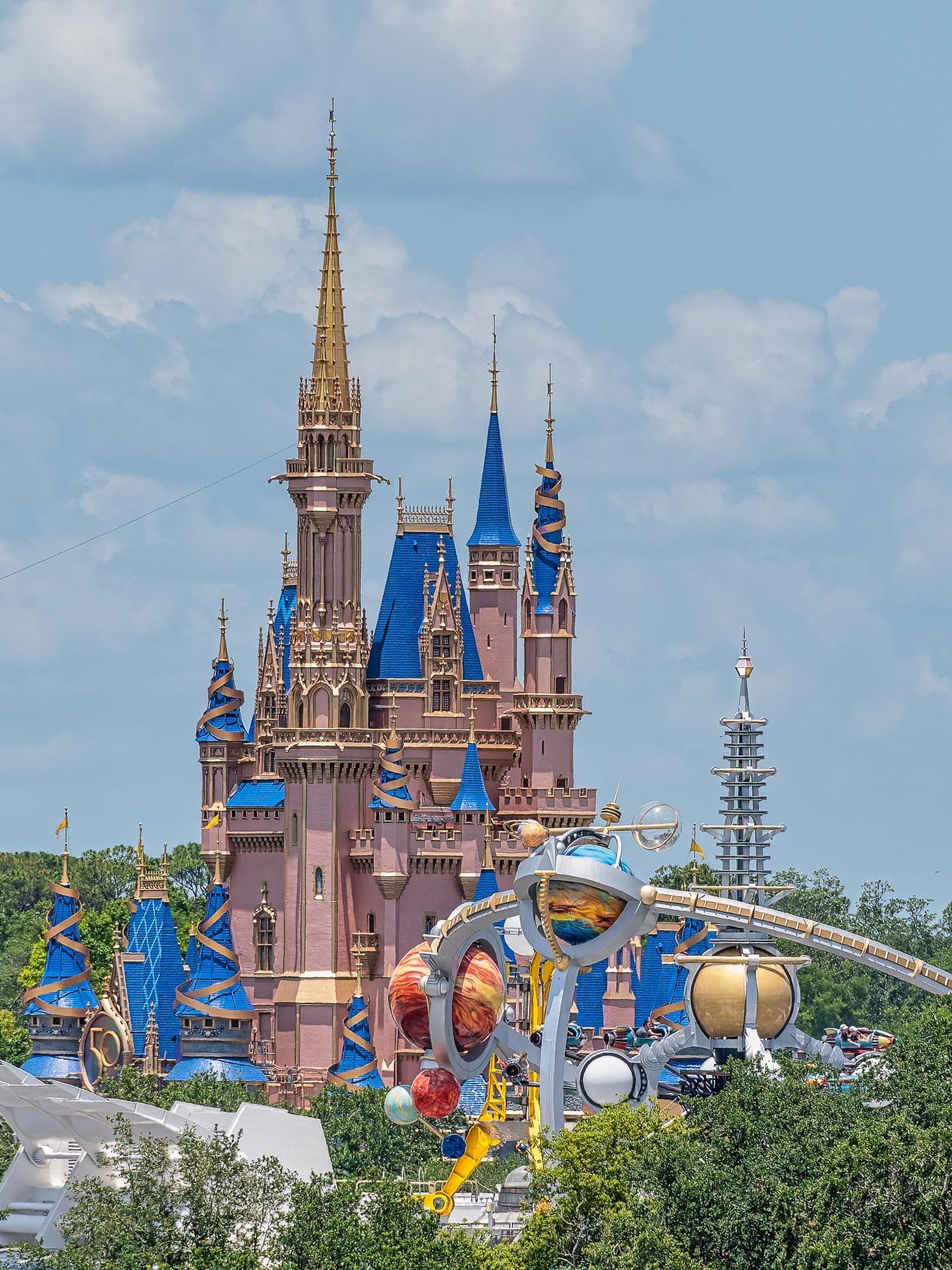 Disfruta de una experiencia llena de confort, encanto y la magia única de Walt Disney World.