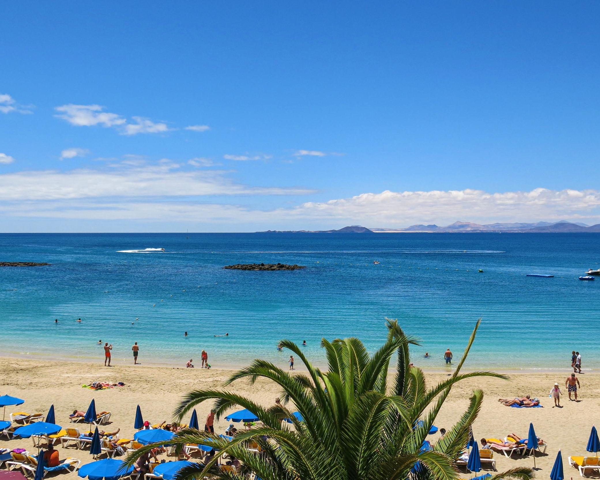 Disfruta de increíbles playas en Lanzarote desde Madrid Disfruta de increíbles playas en Lanzarote desde Madrid