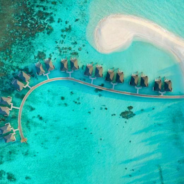 ¿Villa sobre el agua o villa en la playa?