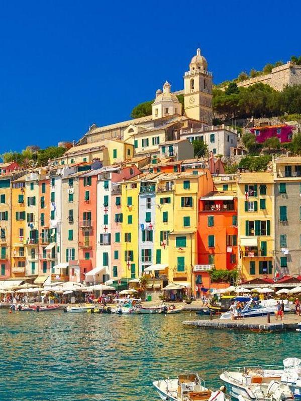 Live our cruises in Italy