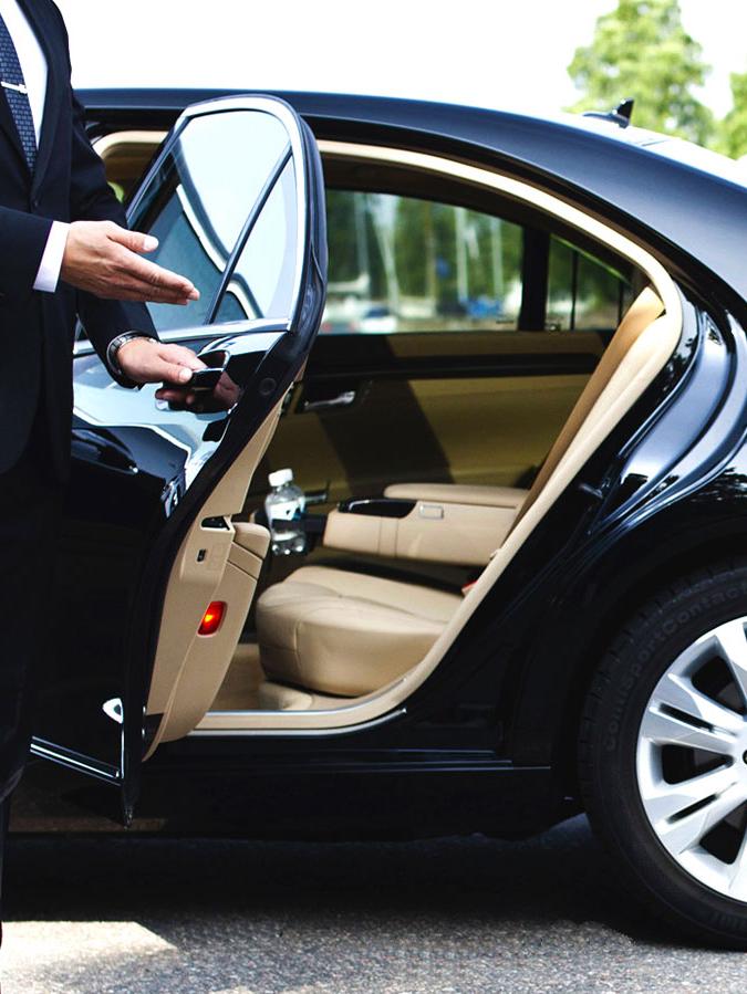 Hassle-Free Transfers, Tailored to Your Journey